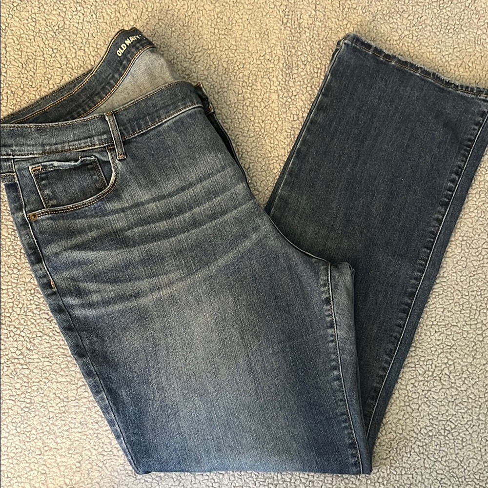 Old Navy Slim Boot-Cut Jeans, size 18.